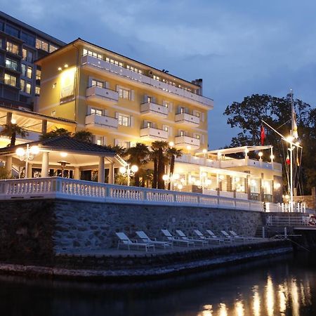 Holiday Hotel Yachtsport Resort Lago Maggiore Бриссаго Экстерьер фото